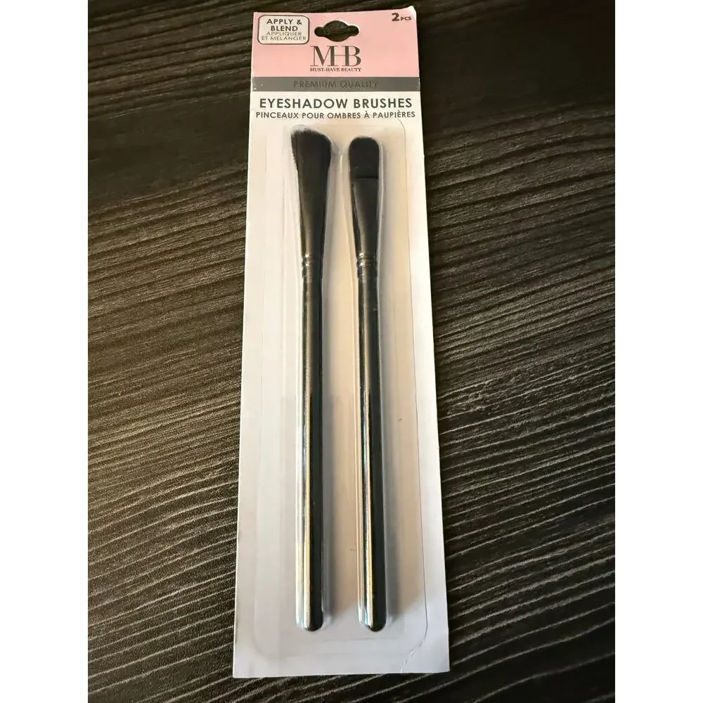 NIP Eyeshadow and Brushes Bundle (2)